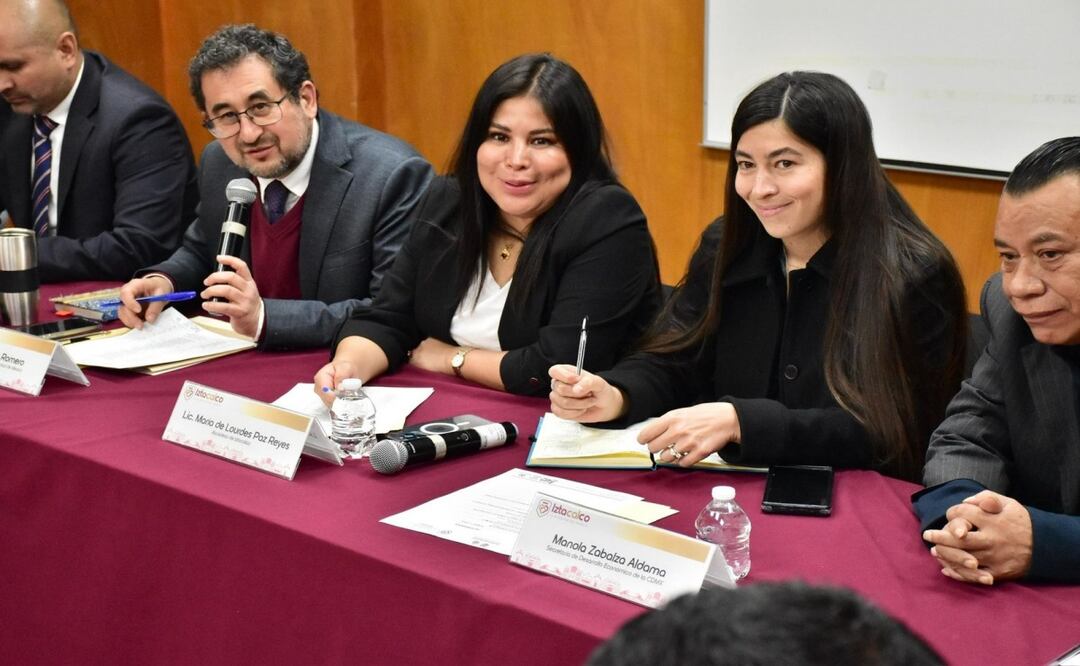 César Cravioto detalla modificaciones a lineamientos para mercados públicos; cédulas actuales seguirán vigentes. Foto: Especial