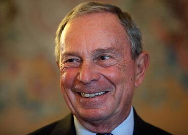 Trump llama “Mini Mike” a Bloomberg por su estatura