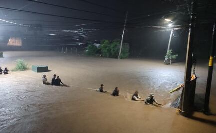 Huracán John colapsa zonas turísticas de Acapulco; más de 40 colonias están bajo el agua