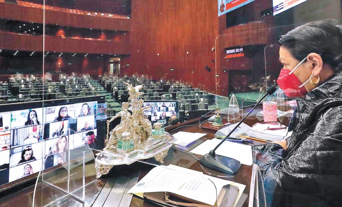 La presidenta de la Comisión Permanente, Dulce María Sauri (PRI), leyó un comunicado de felicitación por la transición democrática en EU. ESPECIAL