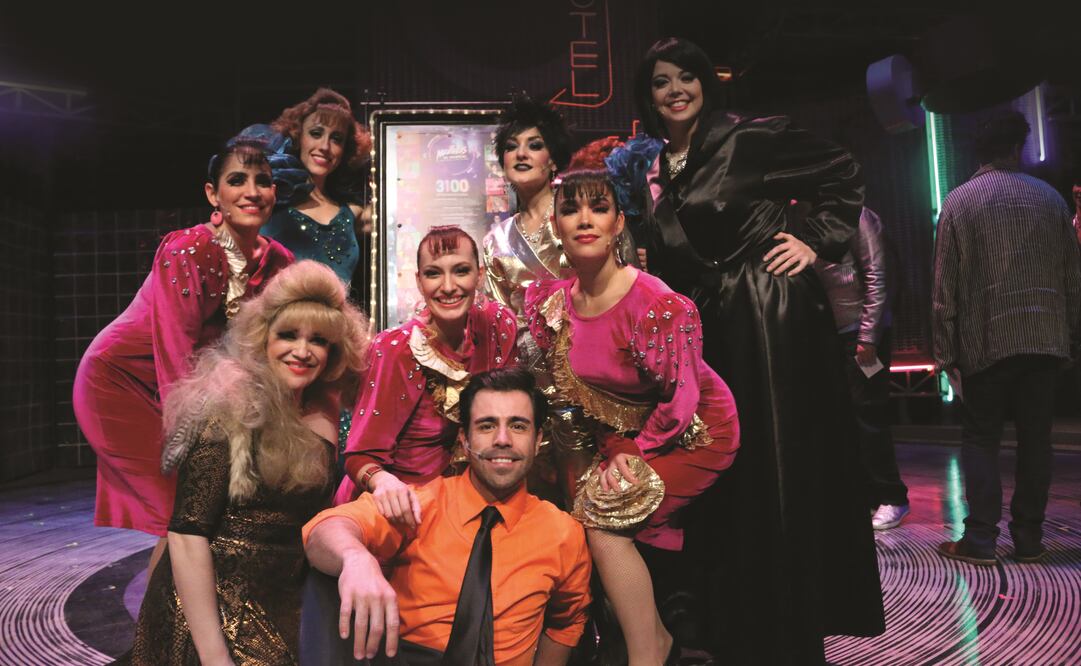 El elenco y las madrinas vivieron momentos cómicos durante la función (CORTESÍA)