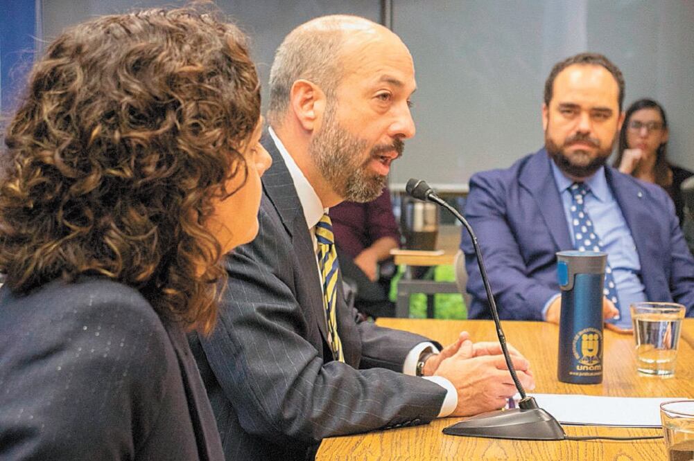 El director del IIJ-UNAM, Pedro Salazar Ugarte, dio a conocer ayer su intención de contender en el proceso de elección del nuevo rector. Foto/TOMADA DE TWITTER
