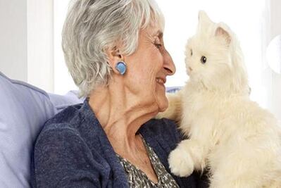 ¿Quieres una mascota? Este gato robot es para ti