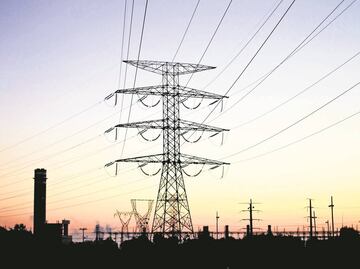 Chocan partidos por reforma eléctrica de AMLO