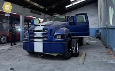 En plena CDMX, aseguran vehículos "monstruo"; hay dos detenidos tras operativo en predio de Azcapotzalco