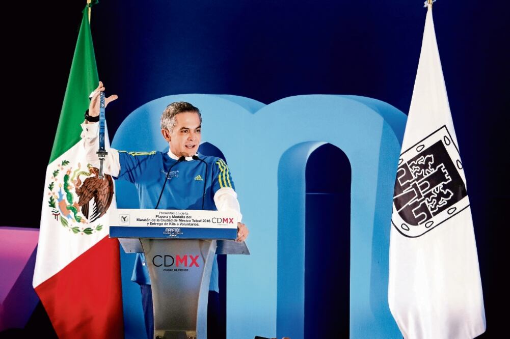 Miguel Ángel Mancera, jefe de Gobierno de la Ciudad de México, dio pormenores del maratón, a efectuarse el 28 (SAÚL LÓPEZ. CUARTOSCURO)