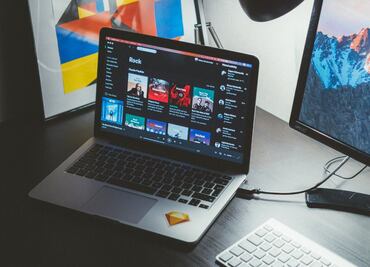 ¿Es recomendable tener conectada tu laptop todo el tiempo?