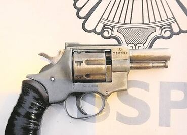 Policías detienen a un asaltante de microbús en la Venustiano Carranza