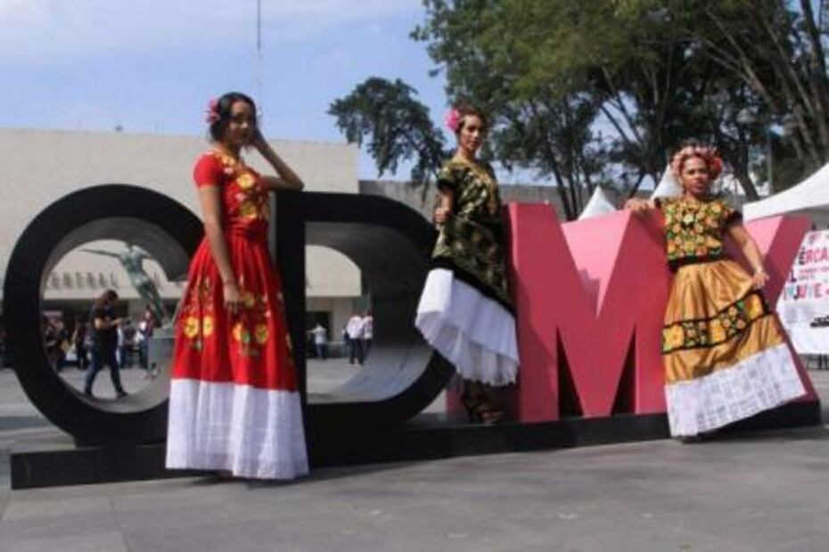 Muxe logra reconocimiento como mujer; cambiará credencial de elector