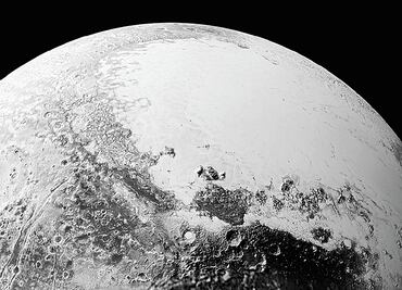 Revelan nuevas imágenes de la superficie de Plutón