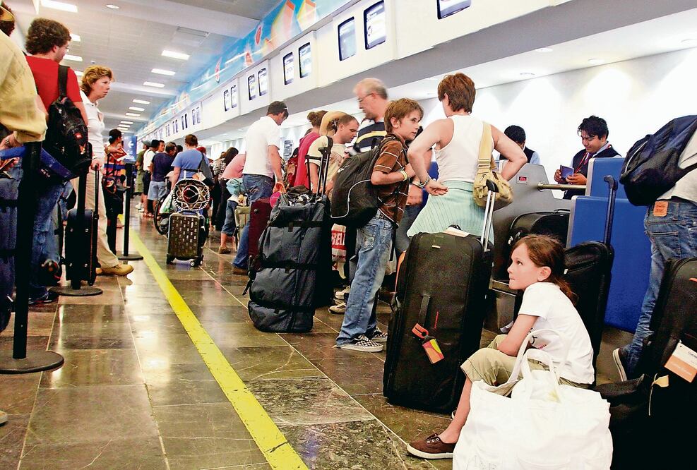 Seis de cada 10 visitantes foráneos que llegaron vía aérea al país son de origen estadounidense. Foto: Archivo / El Universal