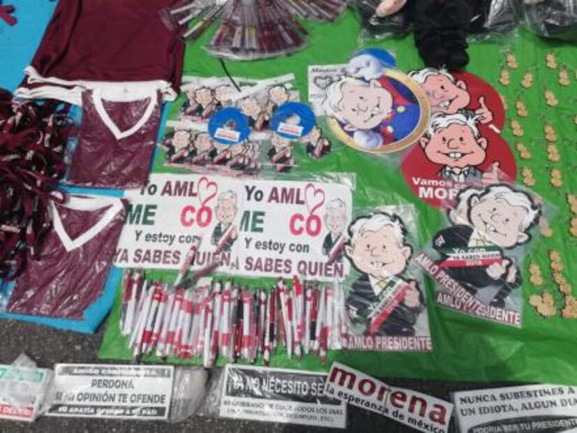 Venden "pejeluches" hasta en $250 en cierre de campaña de AMLO 