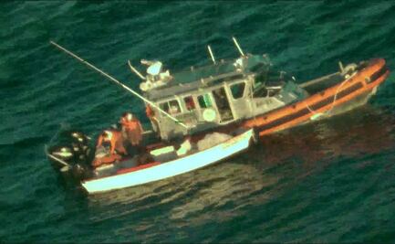 Marina rescata a 4 pescadores varados en inmediaciones de Isla Cerralvo, BCS