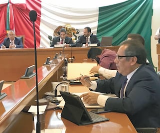 Naucalpan prohíbe venta de celulares sin factura