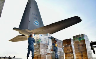 Defensa traslada ayuda humanitaria a Jamaica por huracán Melissa; realizarán 3 vuelos al país
