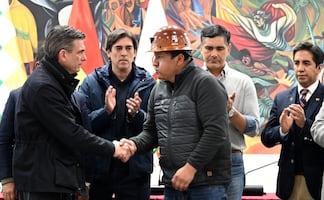 Bolivia logra acuerdo con manifestantes; sindicatos levantan protestas tras seis semanas de movilizaciones
