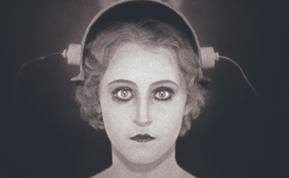 Los temas que subyacen de Metrópolis permean en el mundo actual; uno de los más importantes: los hilos de la humanidad manipulados por la tecnología. Foto: Fundación Murnau