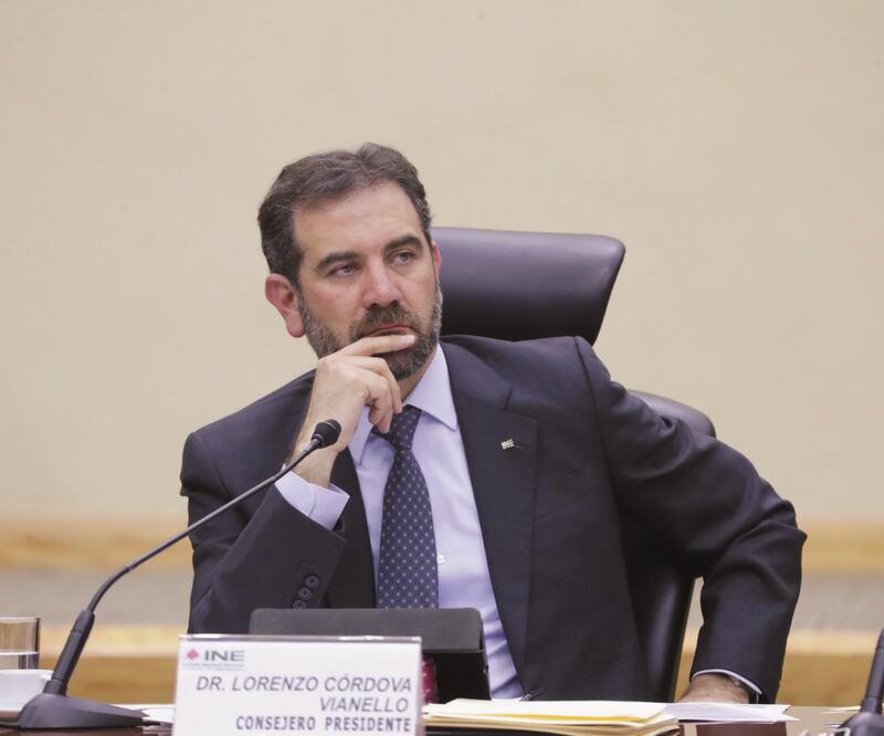 El presidente del INE, Lorenzo Córdova, dice que ellos sólo cuidan que se cumpla con la ley.  Foto: ARCHIVO EL UNIVERSAL