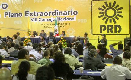 Tribus del PRD excavan trincheras