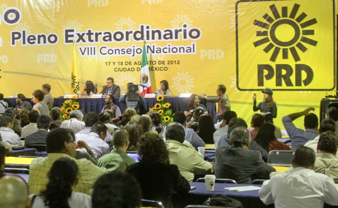 Tribus del PRD excavan trincheras