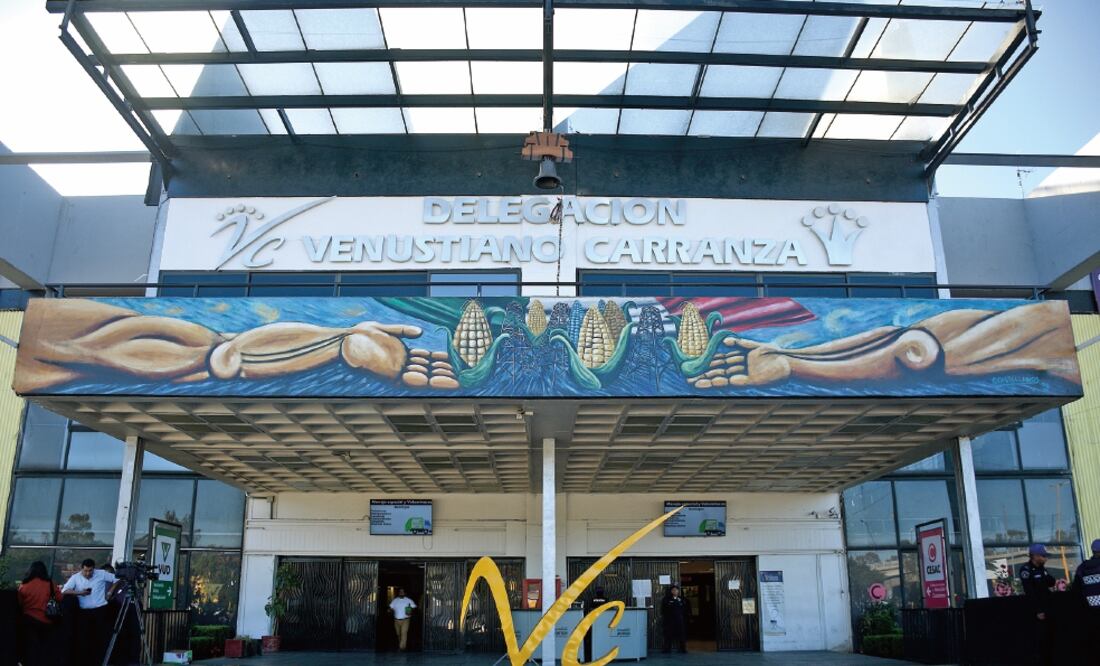 El fallo contra Israel Moreno, de acuerdo con fuentes de la Corte, es inédito, pues es la primera vez que ordena la destitución de un jefe delegacional. Hast a que ésta notifique la sentencia y publique el engrose, él deberá permanecer en su cargo. (ALON)