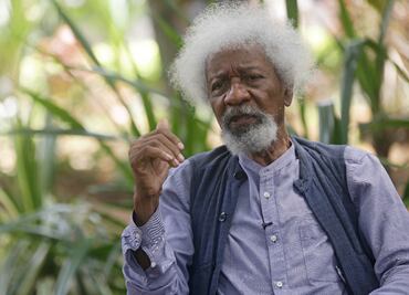 El nigeriano Wole Soyinka, Nobel de Literatura, afirma que EU le anuló la visa