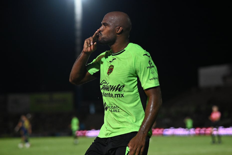 Óscar Estupiñán en festejo de gol con los Bravos de Juárez - Foto: Imago7