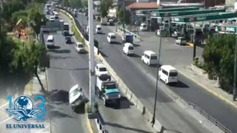 Captan volcadura de camioneta en carretera Toluca-Naucalpan
