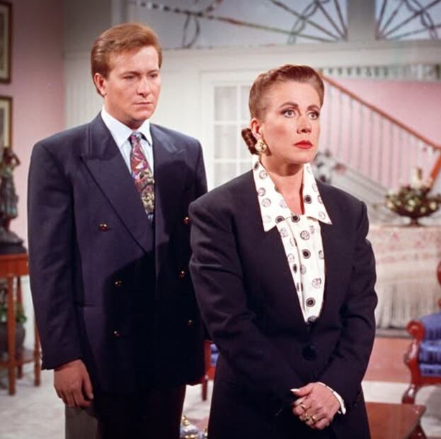 Consolidó su carrera con Malvina en "María Mercedes" en 1992; le siguieron "Esmeralda" (1997), "La usurpadora" (1998).