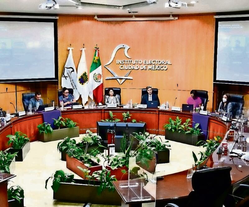 La eliminación de plazas en el IECM implicaría un ahorro de 33 millones de pesos para el instituto, informó la consejera Erika Estrada. Foto: Archivo EL UNIVERSAL 