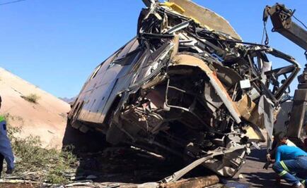 Volcadura de camión deja 3 muertos y 20 heridos en Sonora