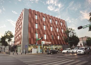 Reabre Coppel tienda emblemática de CDMX en Salto del Agua