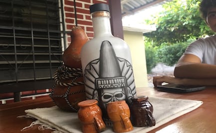 El jobo, bebida ancestral de los Huehues en las fiestas de Xantolo