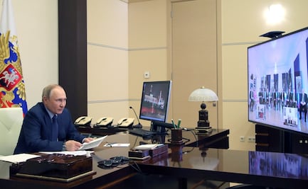 Vladimir Putin acusa a Occidente de "cancelar" la cultura de Rusia y lo compara con nazismo