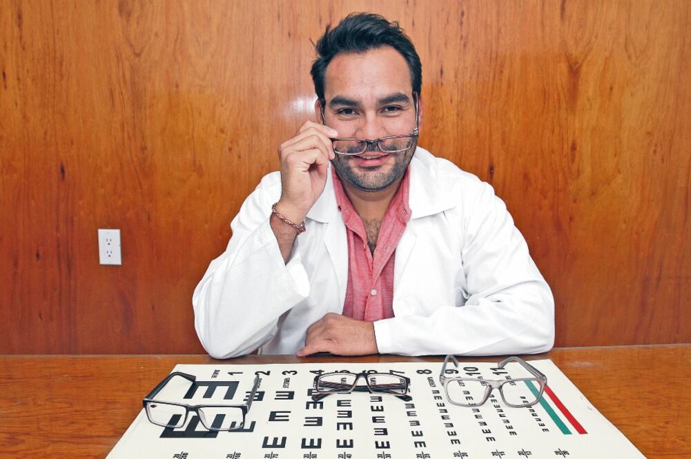 Originario de Chihuahua, Roberto Alvarado es CEO y fundador de Grupo Óptico ICH. Estudió la licenciatura de Administración de Empresas y pertenece a una familia de optometristas, especialistas en la creación de anteojos. (IRVIN OLIVARES)