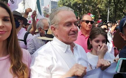 Se une Santiago Creel a la marcha a favor del INE