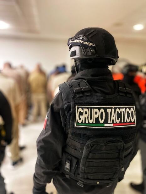 Trasladan a 350 reos de cárceles mexiquenses a diferentes penales federales 