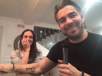 Omar Chaparro canta para sus fan y pide solidaridad durante cuarentena