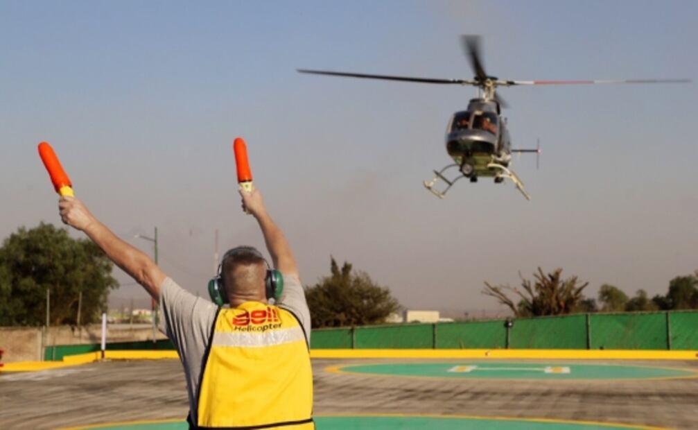 Trasladan en Helicóptero "Jaguar 1" a motociclista con lesiones graves tras impactarse con un poste en Ecatepec 