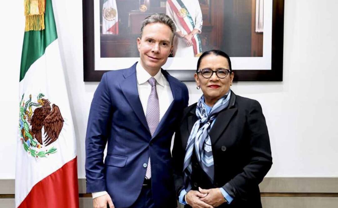 Manuel Velasco y Rosa Icela Rodríguez en una reunión esta tarde. Foto: Especial