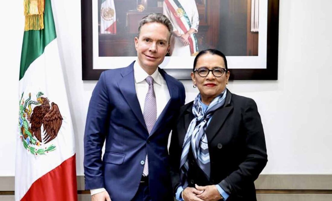 Manuel Velasco y Rosa Icela Rodríguez en una reunión esta tarde. Foto: Especial