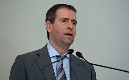 Alfredo Castillo anuncia centro de raquetas