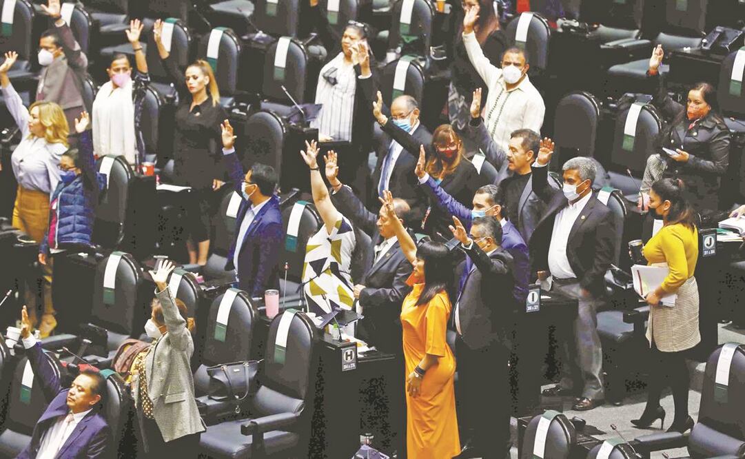 Diputados analizaban anoche Ley de Ingresos 2022, en la que se contempla un tipo de cambio de 20.3 pesos por dólar. Foto: Diego Simón/ EL UNIVERSAL.