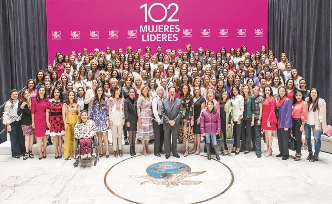 El Licenciado Juan Francisco Ealy Ortiz, Presidente Ejecutivo y del Consejo de Administración de EL UNIVERSAL, y su esposa, la señora Perla Díaz, comparten con líderes por el Día Internacional de la Mujer (LUCÍA GODÍNEZ. EL UNIVERSAL)