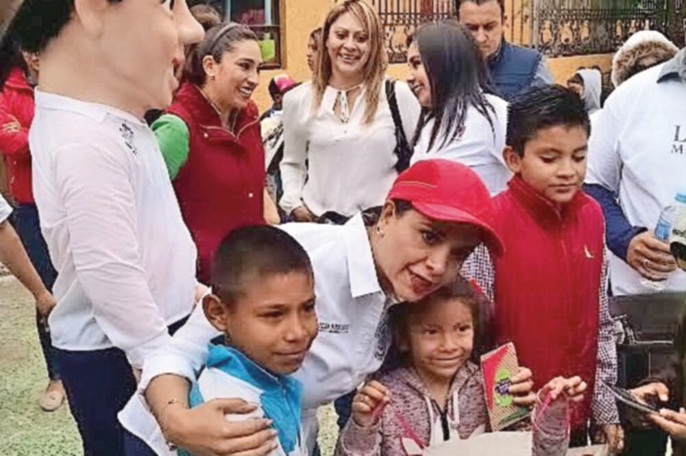 Niños. Familias de colonias populares llegaron desde temprana hora al festejo; participarios en varios juegos. (LUIS FIERRO. EL UNIVERSAL)