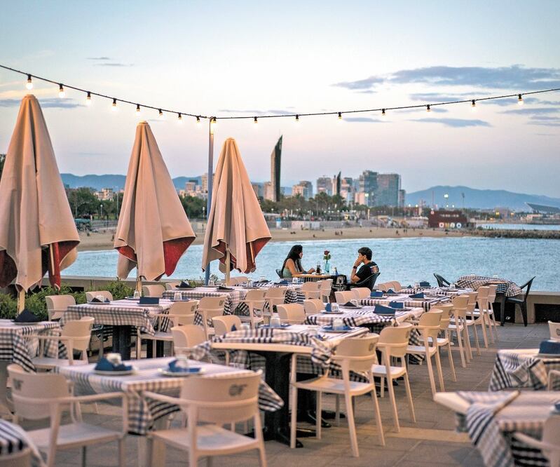 Con las medidas de confinamiento implementadas por los gobiernos, el PIB de la zona euro reportó una caída de 11.8% entre abril y junio, lo que representó una contracción sin precedentes. Foto: EMILIO MORENATTI. AP