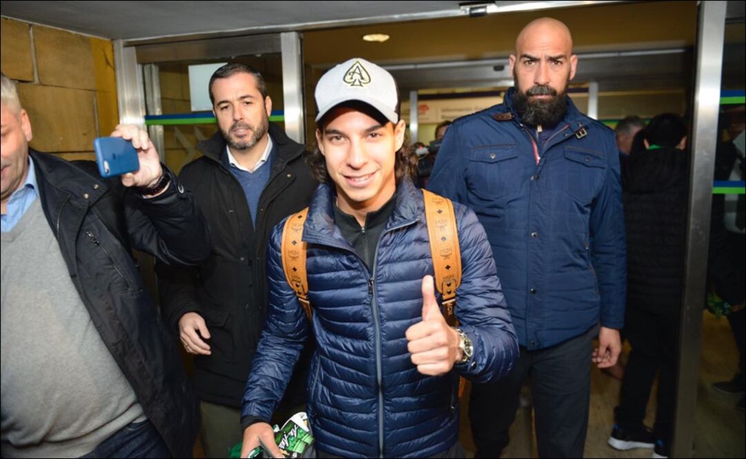 El mexicano a su llegada a España | Twitter: @RealBetis