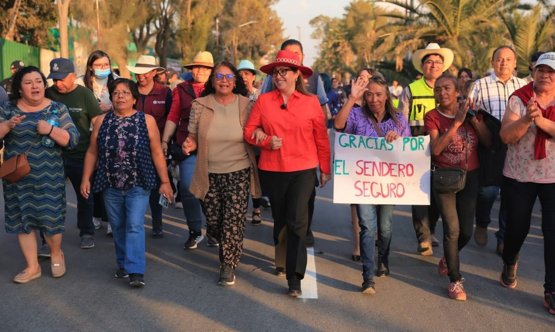 Azucena Cisneros Coss inaugura repavimentación de avenida. Foto: Especial