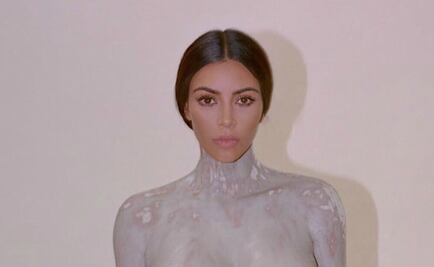 Kim Kardashian lanza perfume con forma de su cuerpo desnudo