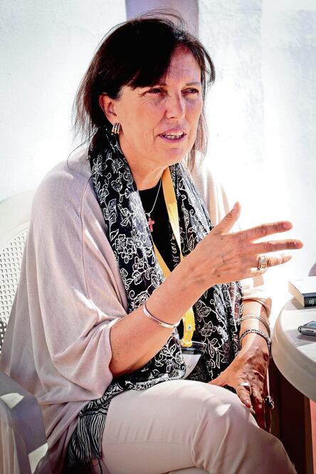 La narradora da siempre a todos sus personajes una historia, un pasado, para poder entenderlos (VÍCTOR PICHARDO. EL UNIVERSAL)